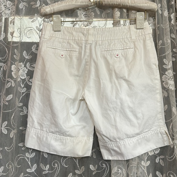 Lilly Pulitzer size 2, white cotton shorts with pockets, front and back - Picture 2 of 5